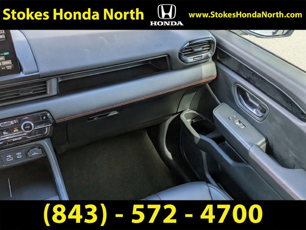 Used 2025 Honda Pilot TrailSport image 17