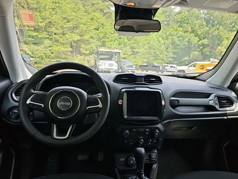 Used 2023 Jeep Renegade Latitude AWD/4WD image 11