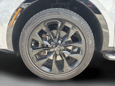 Used 2023 Kia Sorento SX AWD/4WD image 35