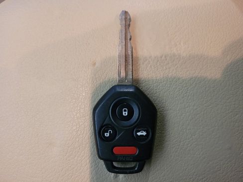 Used 2015 Subaru Crosstrek 2.0i Premium image 32