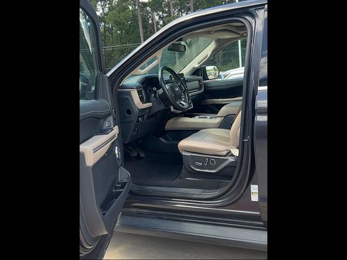 Used 2024 Ford Expedition Limited AWD/4WD image 11