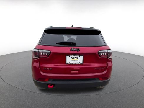 Used 2025 Jeep Compass Trailhawk AWD/4WD image 12