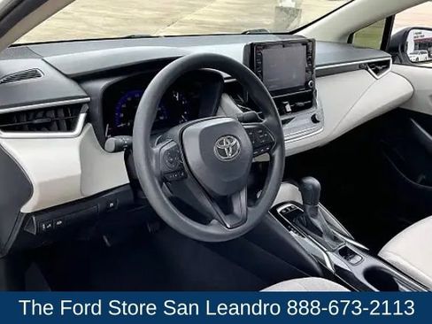 Used 2021 Toyota Corolla LE FWD image 14