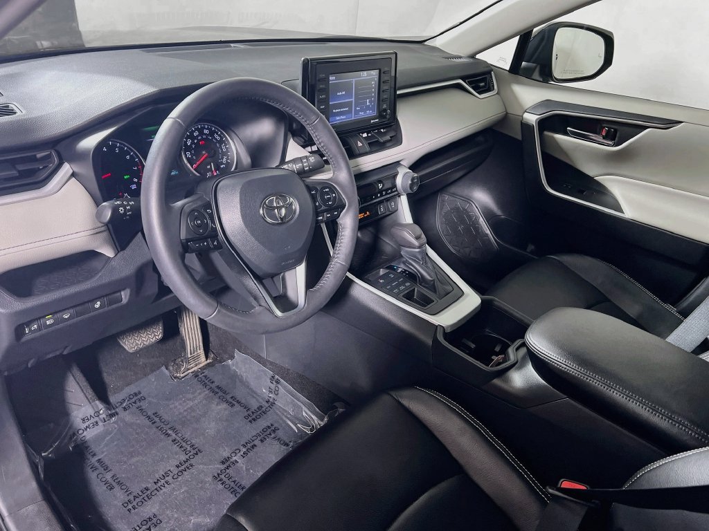 Certified 2022 Toyota RAV4 XLE w/ XLE Grade Weather Package AWD/4WD image 9