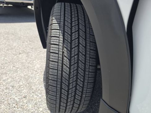 Used 2025 Nissan Kicks SR FWD image 30