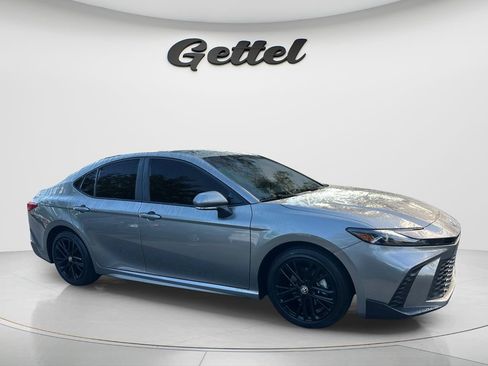 Used 2026 Toyota Camry SE FWD image 3