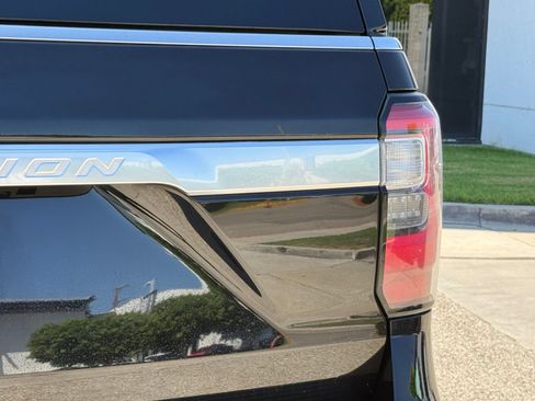 Used 2019 Ford Expedition Platinum RWD image 14