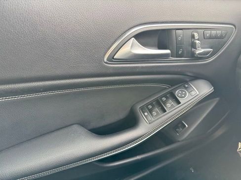 Used 2019 Mercedes-Benz GLA 250 4MATIC image 32