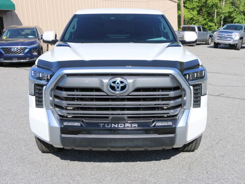 Used 2024 Toyota Tundra Limited AWD/4WD image 11