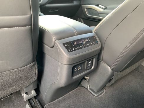 Used 2025 Nissan Pathfinder Platinum AWD/4WD image 29