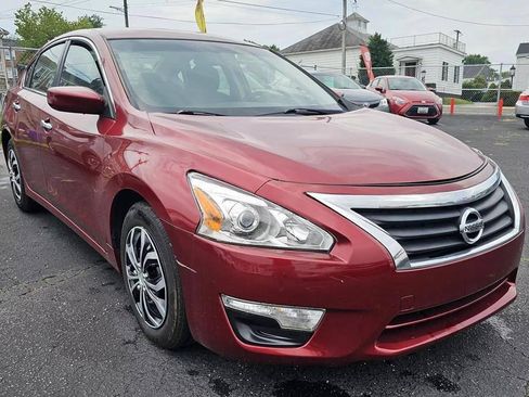 Used 2014 Nissan Altima 2.5 S FWD image 1
