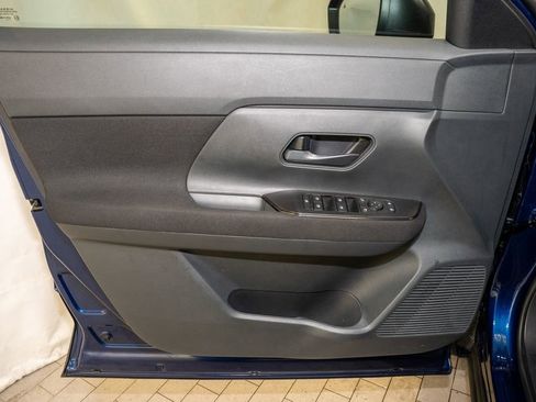 Certified 2025 Nissan Kicks S image 10