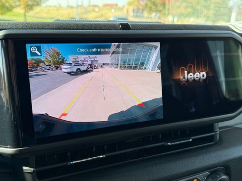 New 2025 Jeep Gladiator Sport image 20