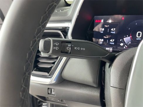 New 2026 GMC Canyon Elevation w/ Convenience Package image 11