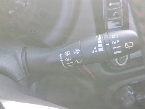 Certified 2023 Nissan Kicks SR image 27