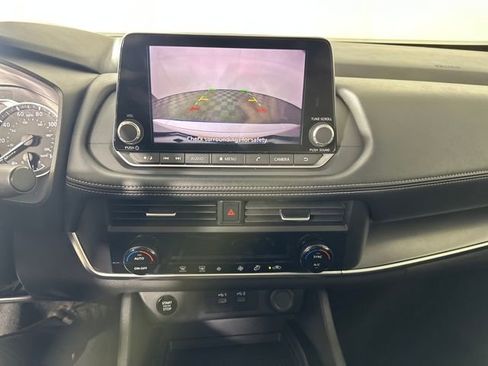 Used 2024 Nissan Rogue SV image 22