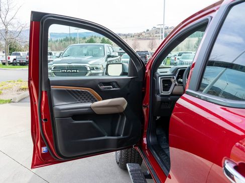 New 2026 GMC Canyon Denali image 16