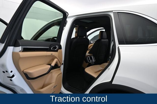 Used 2018 Porsche Cayenne AWD/4WD image 17