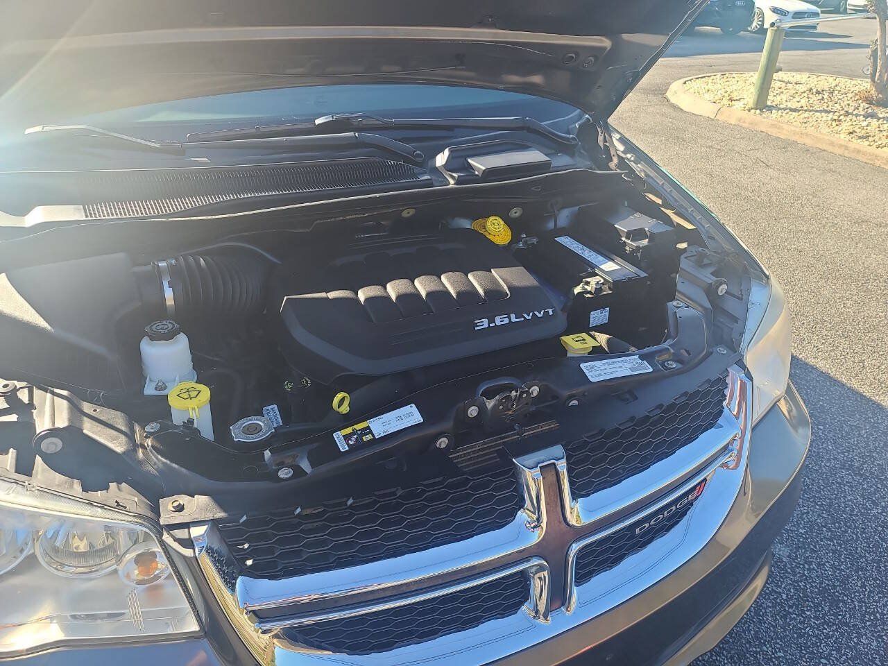 Used 2016 Dodge Grand Caravan SE FWD image 32