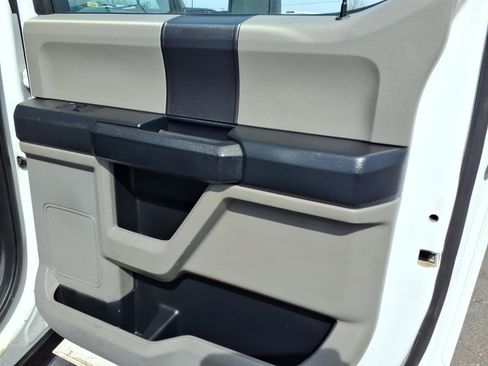 Used 2019 Ford F550 4x4 Crew Cab Super Duty w/ Power Equipment Group image 23