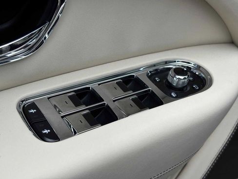 New 2025 Bentley Bentayga Extended Wheelbase image 55