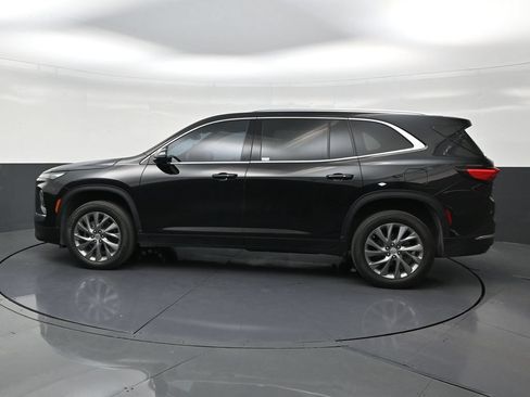 Used 2025 Buick Enclave Preferred w/ Power Package FWD image 30