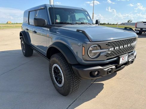 Used 2025 Ford Bronco Badlands w/ Sasquatch Package AWD/4WD image 7