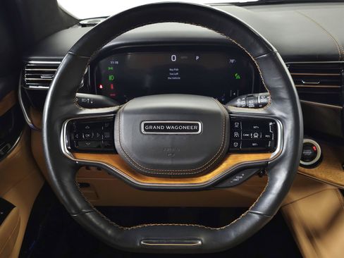Used 2022 Jeep Grand Wagoneer Series III w/ Rear Seat Video Group 1 AWD/4WD image 22