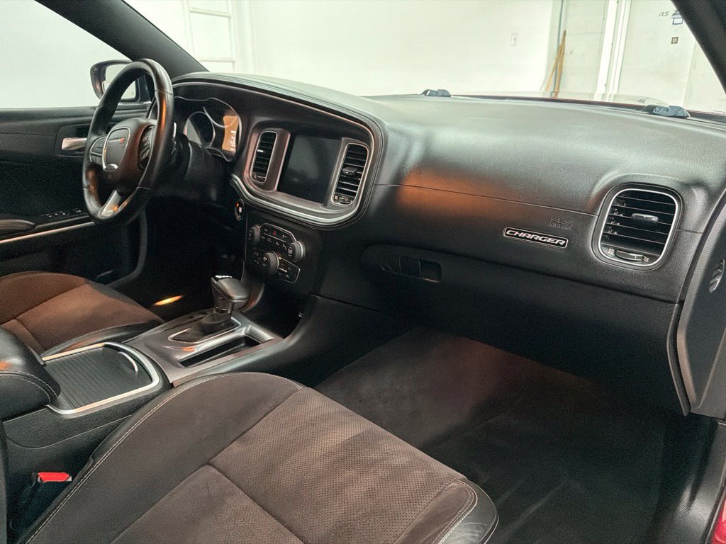 Used 2019 Dodge Charger R/T w/ Plus Group RWD image 33