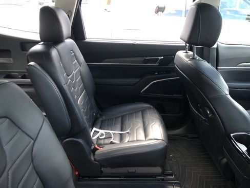 Used 2022 Kia Telluride SX w/ SX Prestige Package AWD/4WD image 9