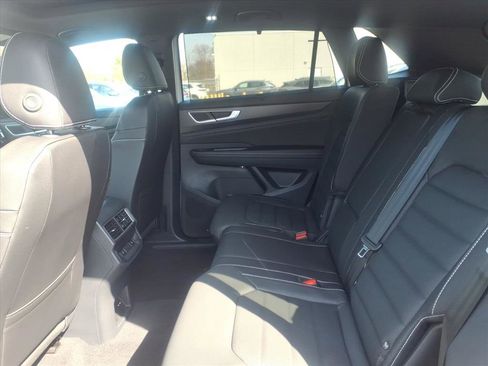New 2026 Volkswagen Atlas Cross Sport SEL R-Line image 9