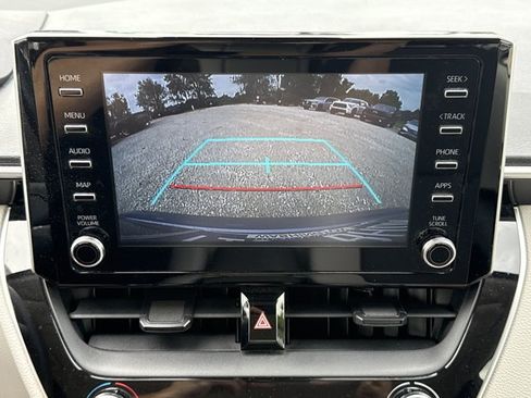 Used 2020 Toyota Corolla LE FWD image 7