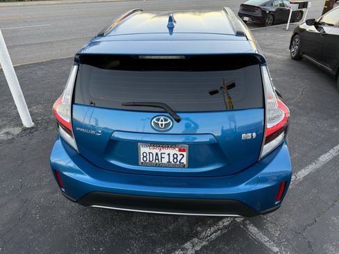Used 2018 Toyota Prius C One image 9