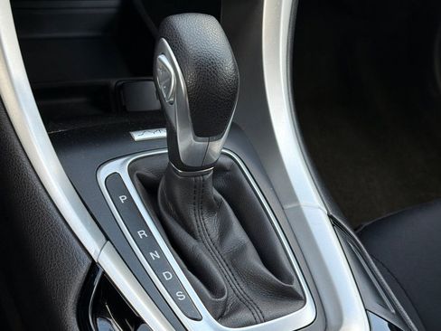 Used 2016 Ford Fusion SE FWD image 22