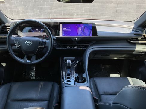 Used 2025 Toyota Crown w/ Carpet Mat Package (TMS) AWD/4WD image 13
