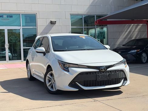 Used 2022 Toyota Corolla SE FWD image 2