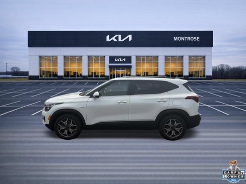 Certified 2021 Kia Seltos EX AWD/4WD image 6