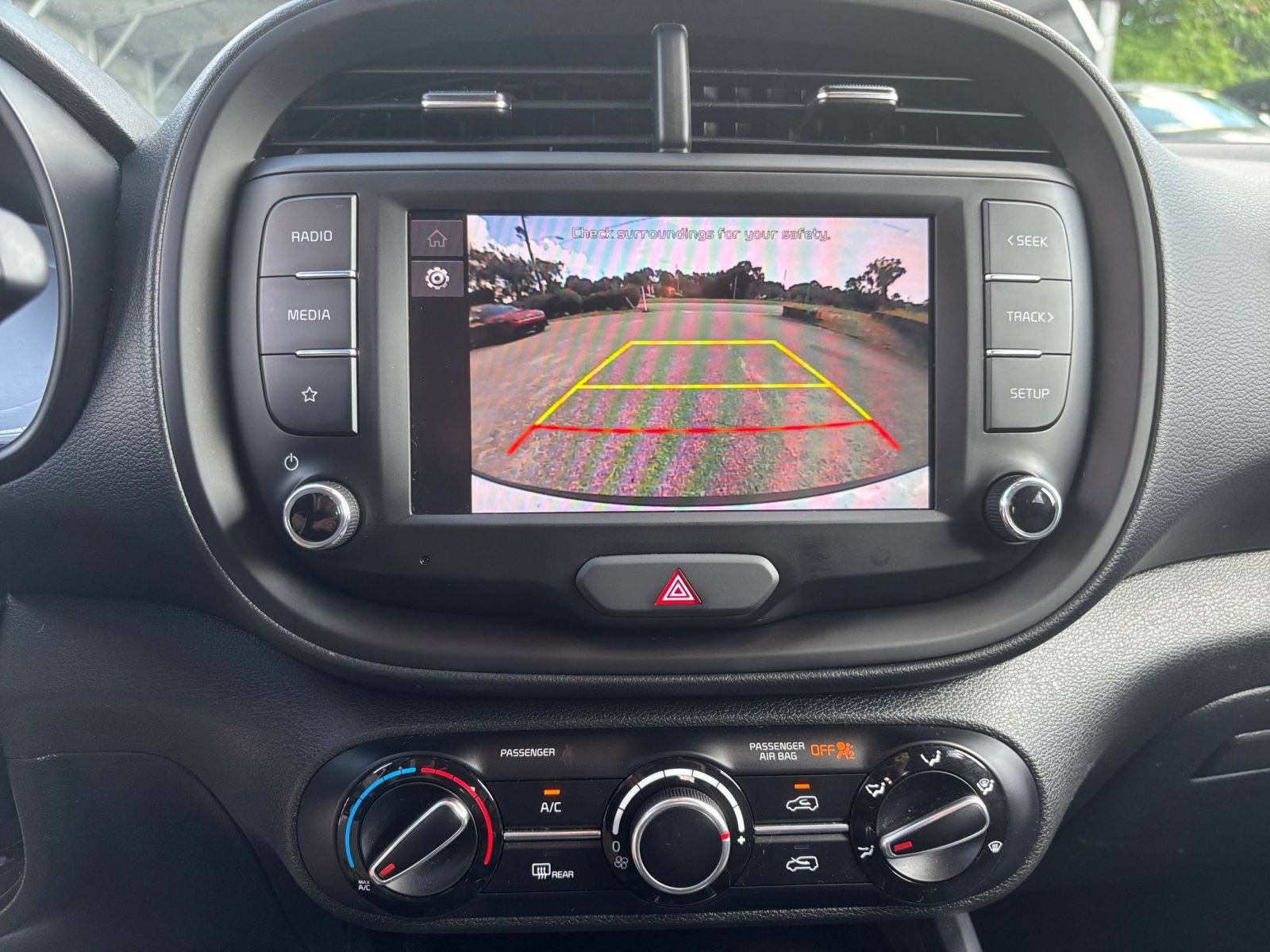 Used 2025 Kia Soul LX w/ LX Technology Package FWD image 16