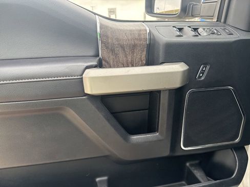 Used 2017 Ford F250 Lariat w/ Chrome Package image 14