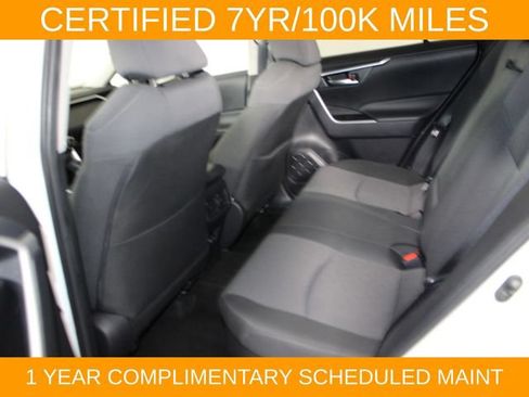 Used 2025 Toyota RAV4 XLE AWD/4WD image 13