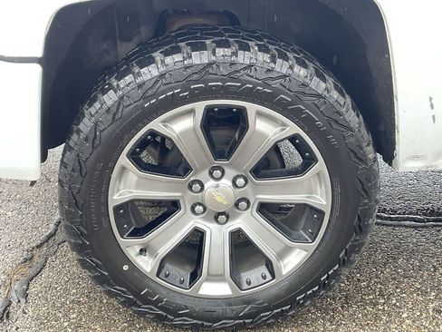 Used 2017 Chevrolet Silverado 1500 LT w/ All Star Edition AWD/4WD image 38