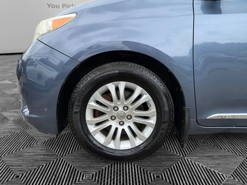 Used 2013 Toyota Sienna XLE FWD image 15