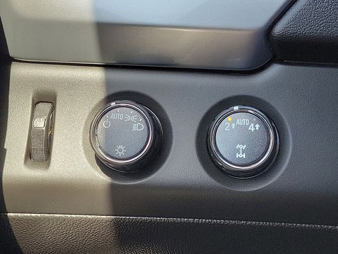 Used 2019 Chevrolet Tahoe LT image 16