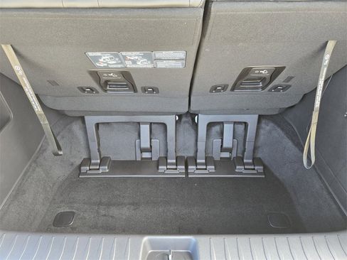 New 2026 Kia Carnival EX image 24