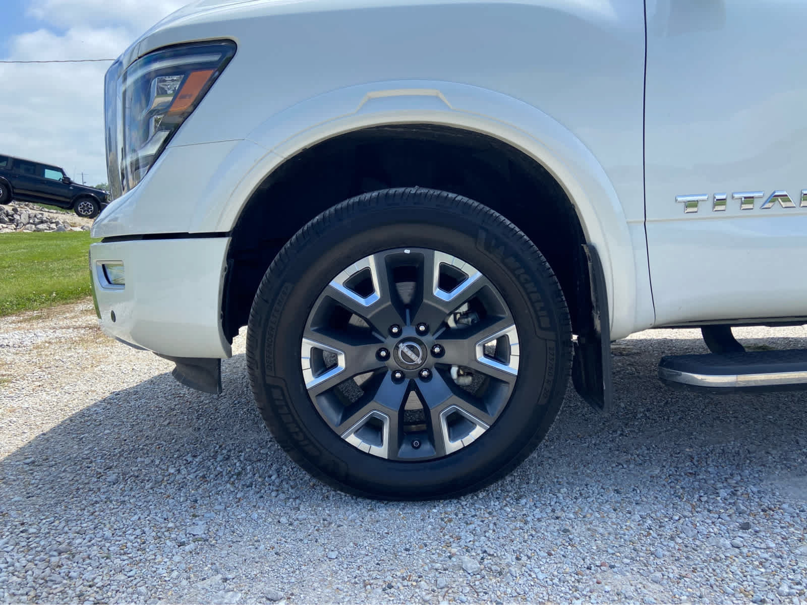 Used 2024 Nissan Titan Platinum Reserve w/ Moonroof Package AWD/4WD image 15