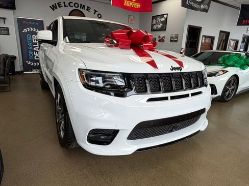 Used 2021 Jeep Grand Cherokee SRT image 3