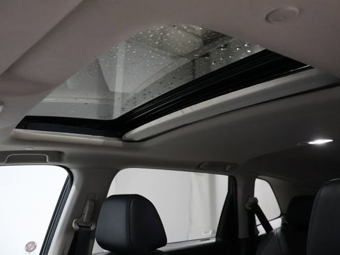 Used 2025 Honda CR-V EX-L image 9
