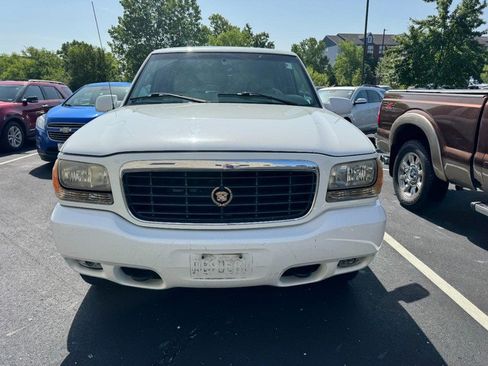 Used 1999 Cadillac Escalade 4WD image 2
