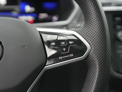 Used 2024 Volkswagen Tiguan SE R-Line image 24