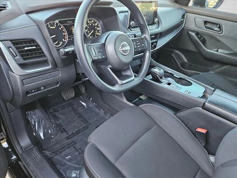 Used 2023 Nissan Rogue S image 10